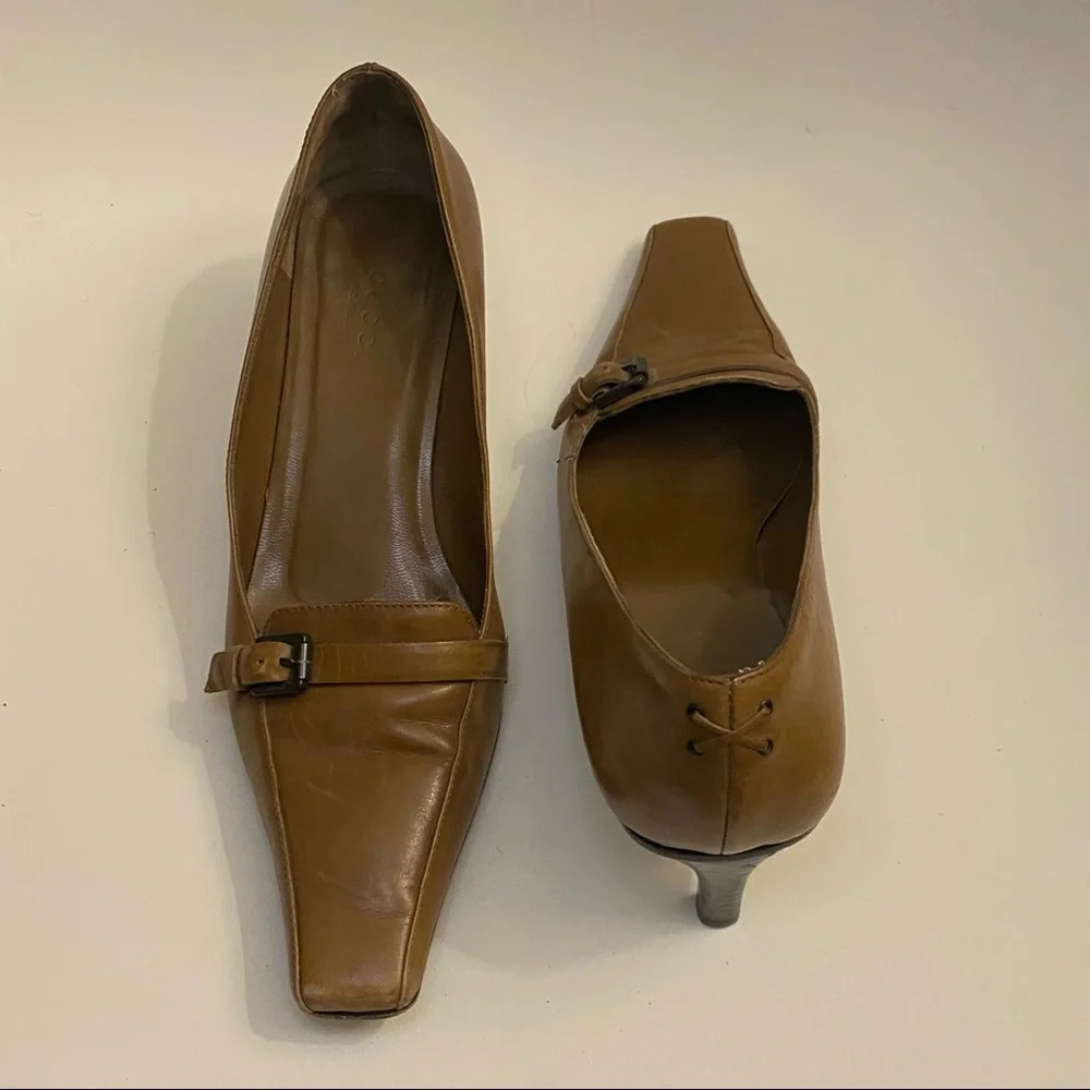 Gucci Brown leather Square Toe Low Heels - Picture 4 of 16